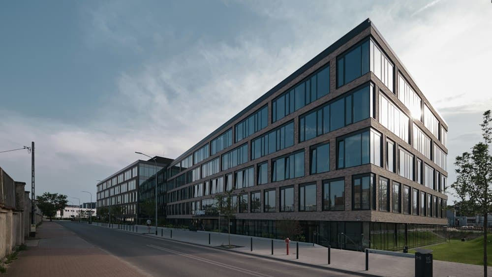 Immeuble de bureaux, entretien des canalisations